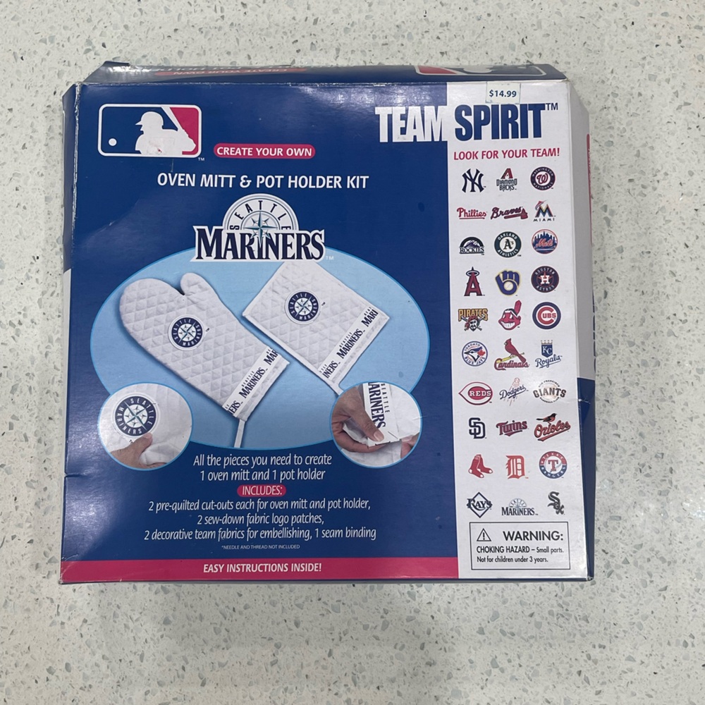 Seattle mariners oven mitt building kit